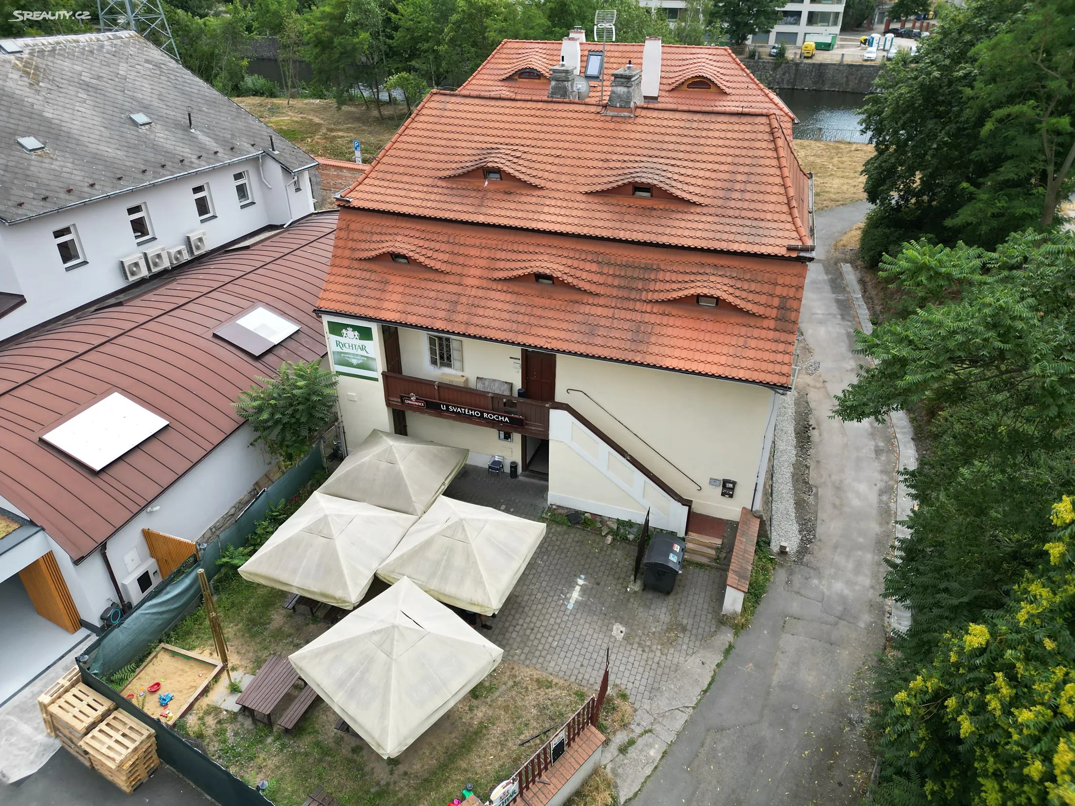 Prodej rodinného domu 370 m², pozemek 347 m²