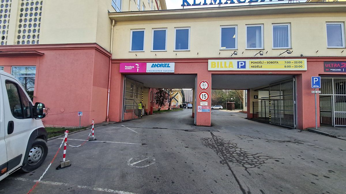 Pronájem kanceláře 300 m² – fotografie 5
