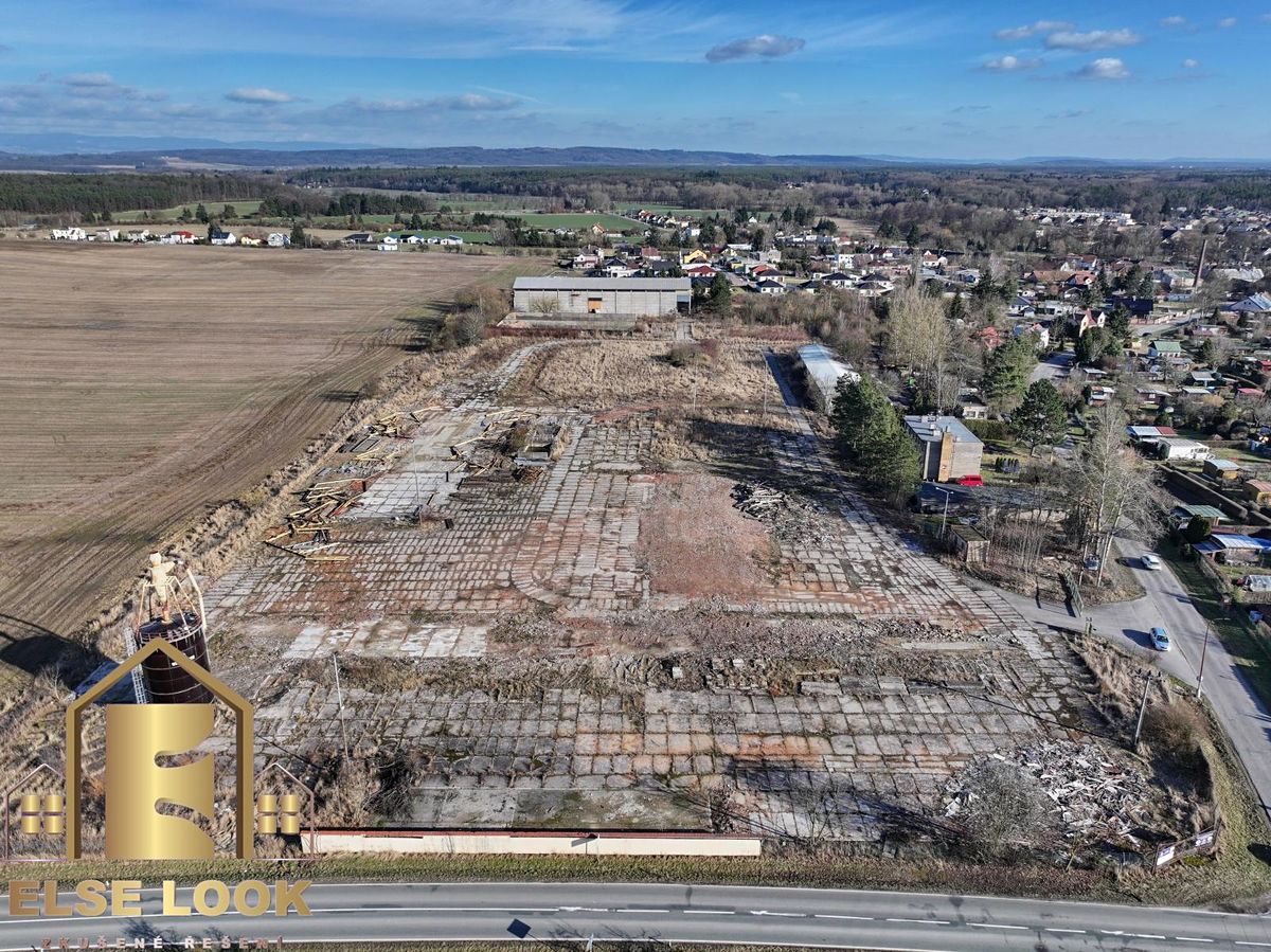 Pronájem komerčního pozemku 29000 m² – fotografie 2