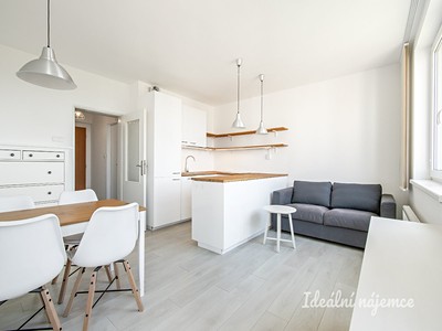Pronájem bytu 2+kk 45 m²