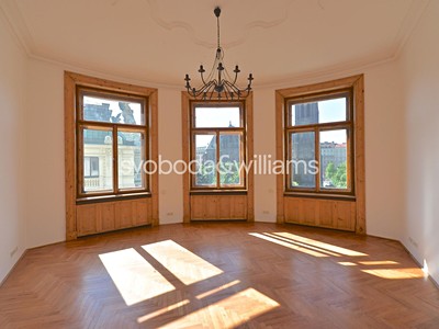 Pronájem bytu 6 pokojů a více 253 m²