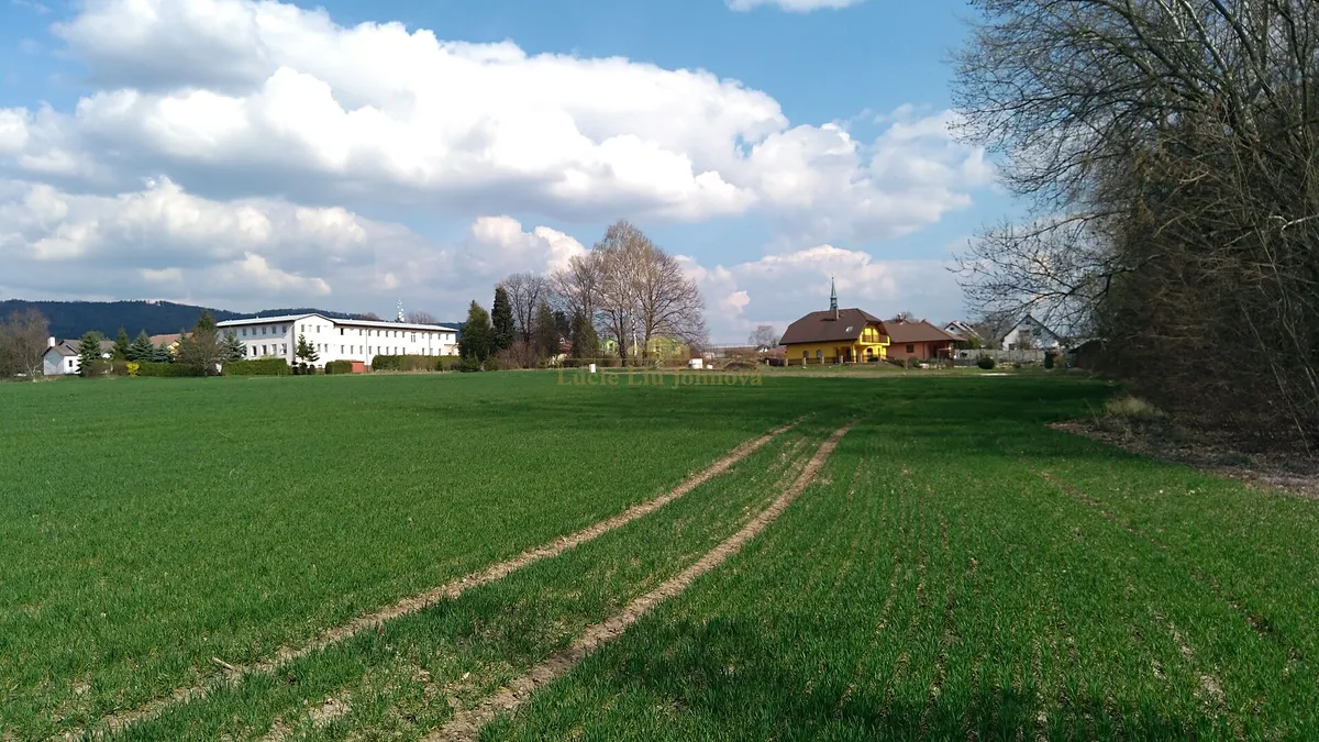 Prodej stavebního pozemku 4494 m²