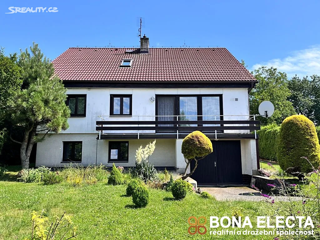 Prodej rodinného domu 200 m², pozemek 1795 m², Petřvald