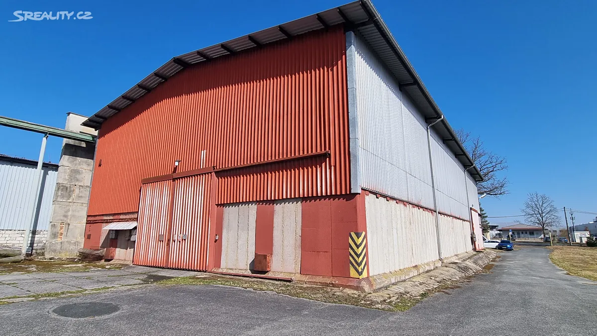 Prodej skladového prostoru 3252 m², Bor