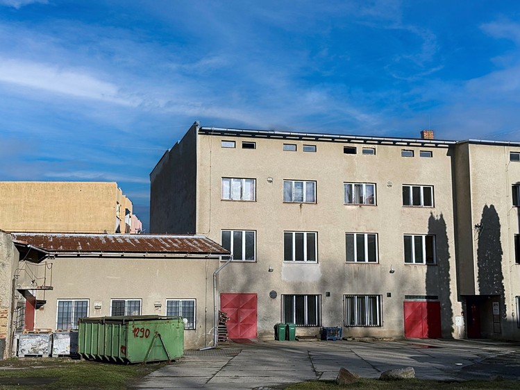 Gewerbefläche zum Kauf, 1.875 m² (1 von 10)