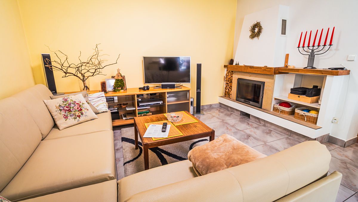 Prodej rodinného domu 132 m², pozemek 123 m² – fotografie 2