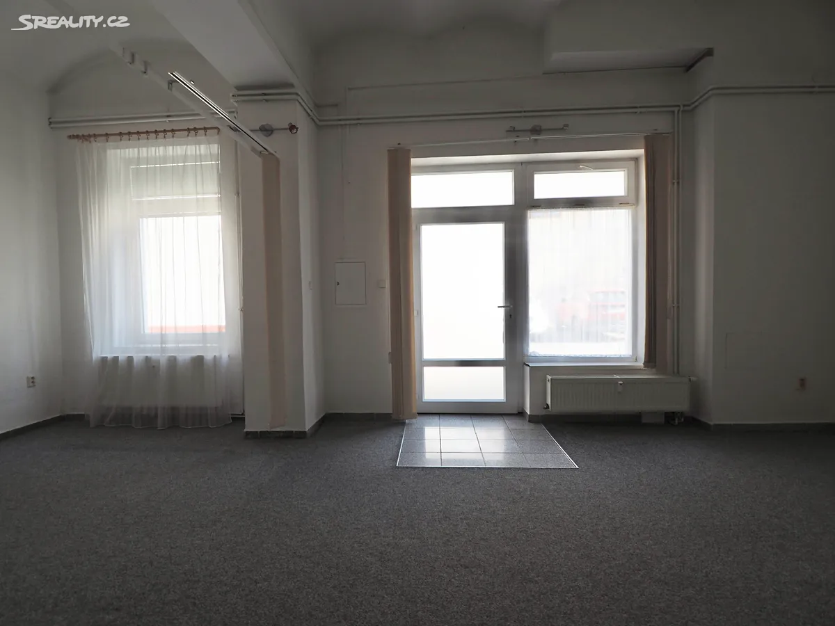 Pronájem obchodního prostoru 44 m² – pohled 3