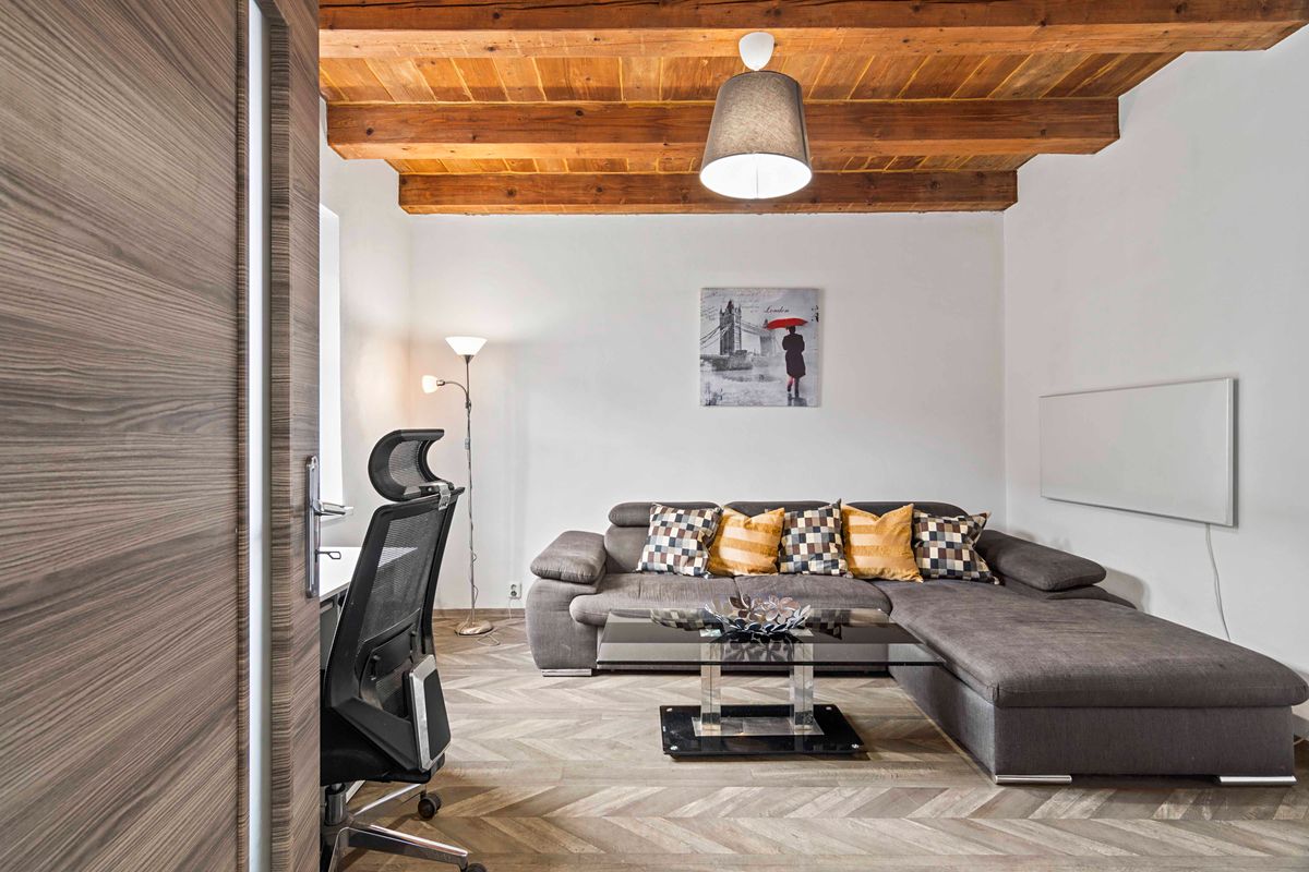 Prodej rodinného domu 100 m², pozemek 549 m² – fotografie 2