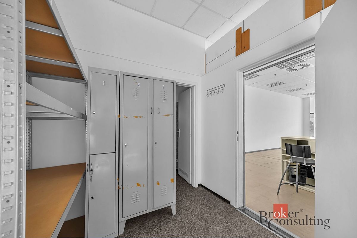 Pronájem obchodního prostoru 94 m² – fotografie 3