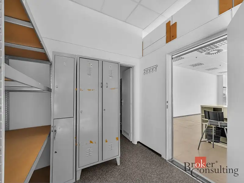 Pronájem obchodního prostoru 94 m², Hradec Králové – náhled fotky 3
