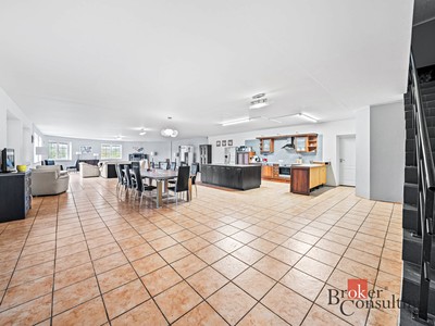 Pronájem bytu 6 pokojů a více 350 m²