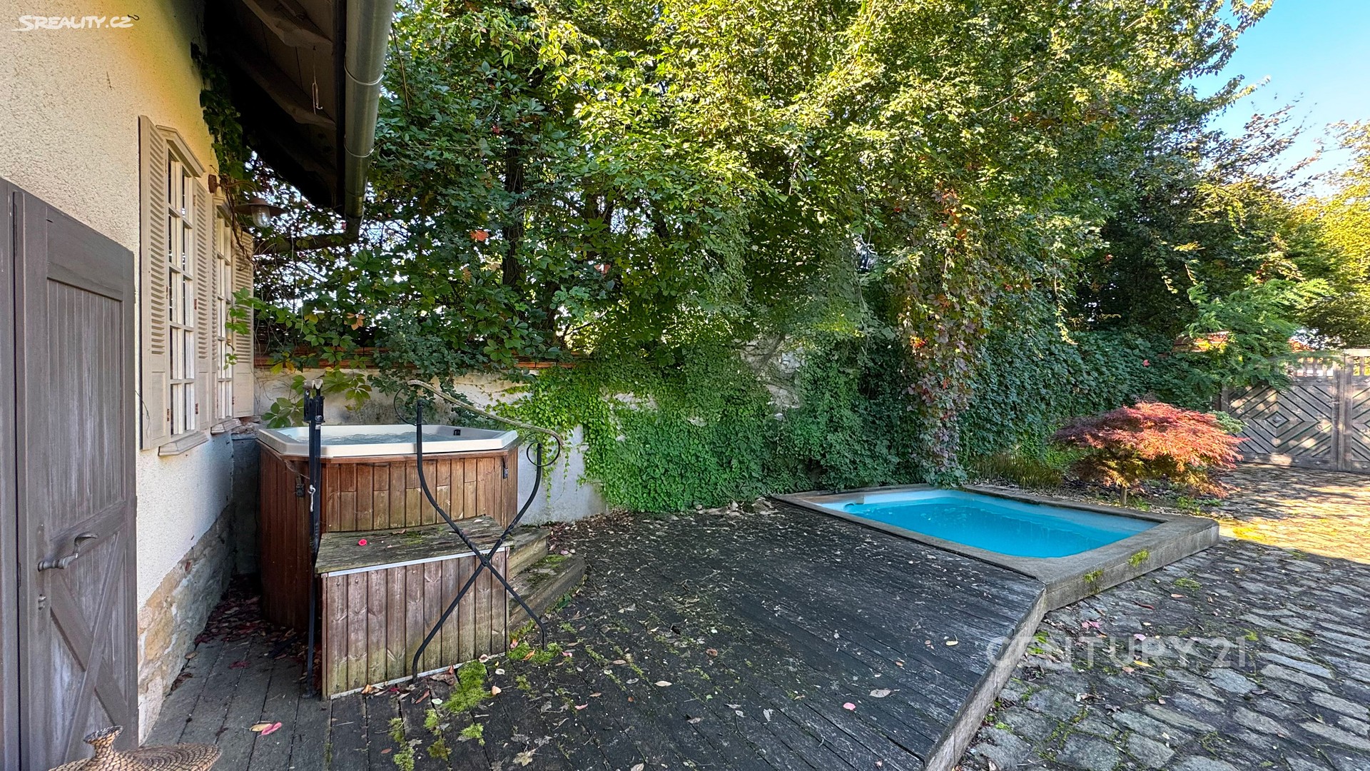 Prodej  rodinného domu 600 m², pozemek 1 097 m² – další