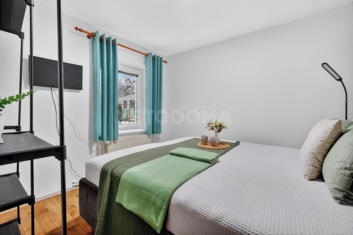 Prodej rodinného domu 231 m², pozemek 1422 m² – fotografie 3