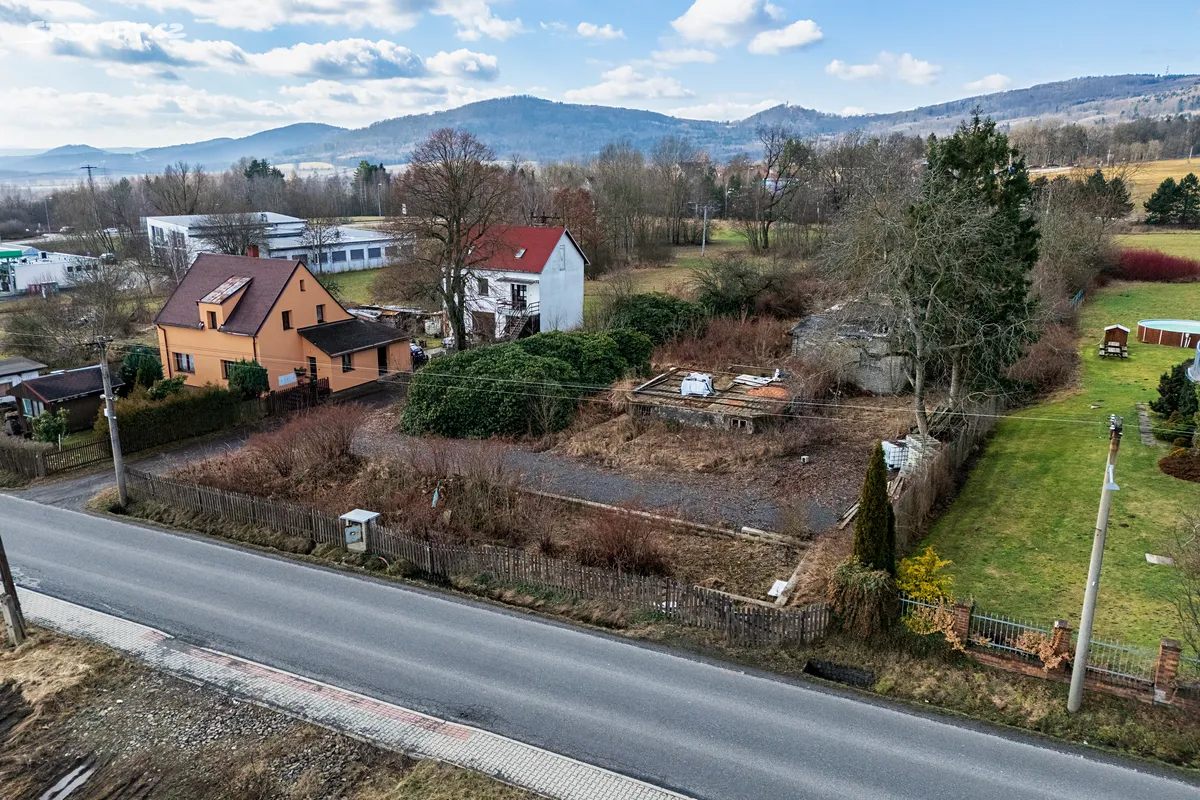 Prodej rodinného domu 254 m², pozemek 3359 m² – pohled 2