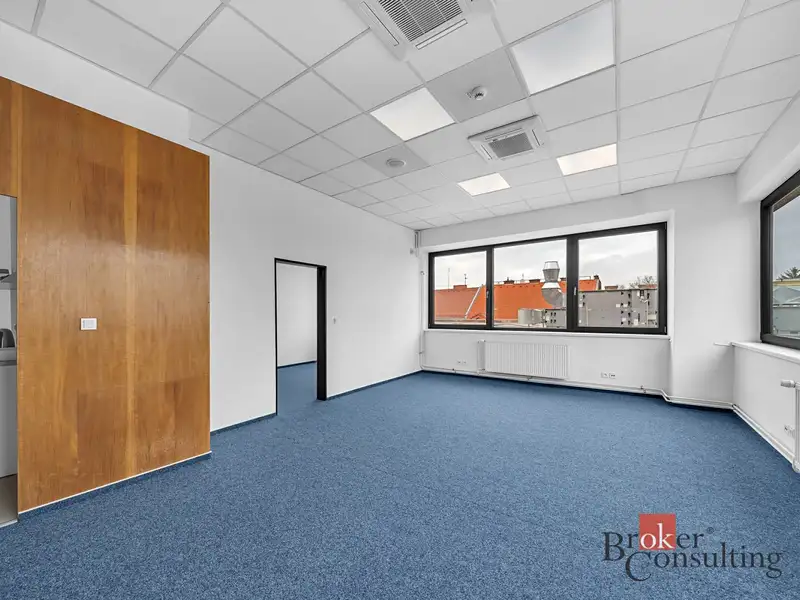 Pronájem kanceláře 60 m², Hradec Králové – náhled fotky 2