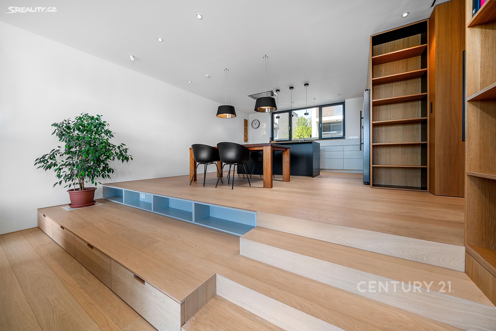 Prodej  vícegeneračního domu 321 m², pozemek 541 m² – pohled 3
