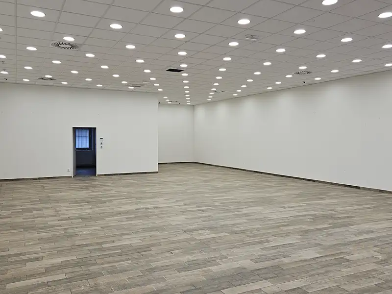 Pronájem obchodního prostoru 190 m², Sedlčany – náhled fotky 3