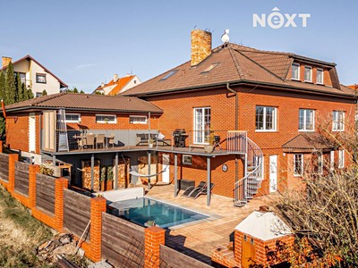 Prodej  rodinného domu 348 m², pozemek 943 m²