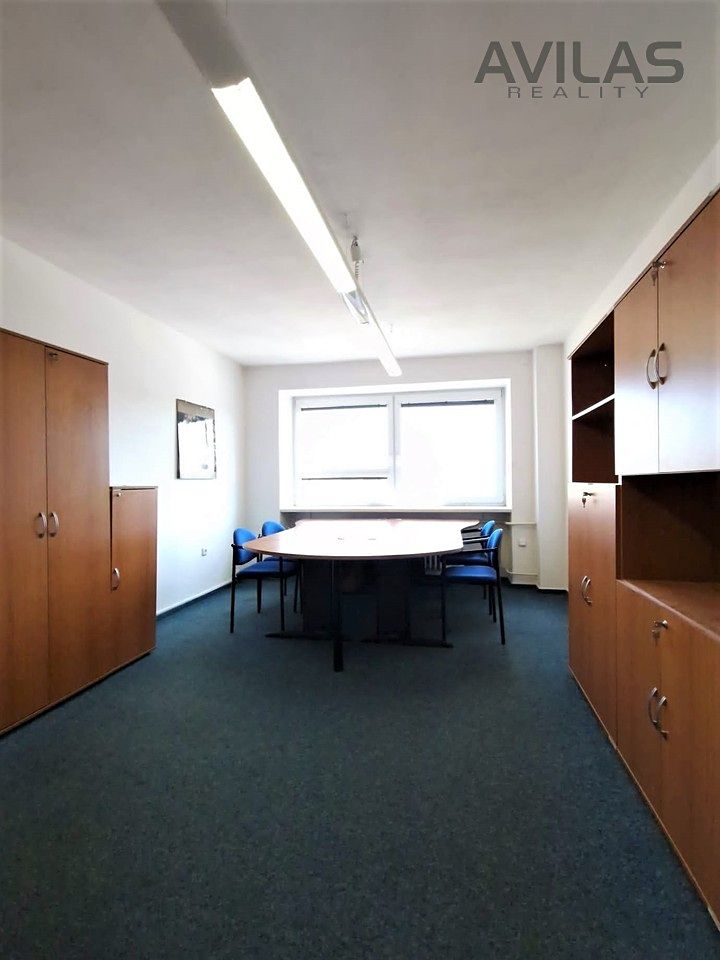 Pronájem kanceláře 35 m² – fotografie 2