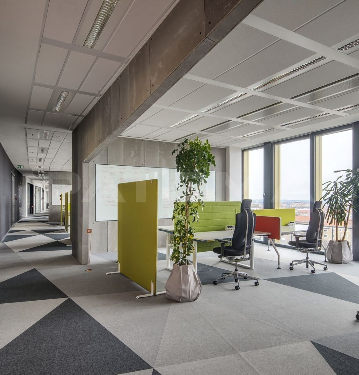 Pronájem kanceláře 859 m² – fotografie 2