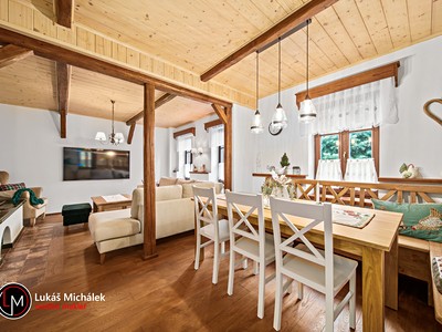 Prodej  chalupy 222 m², pozemek 3 224 m²