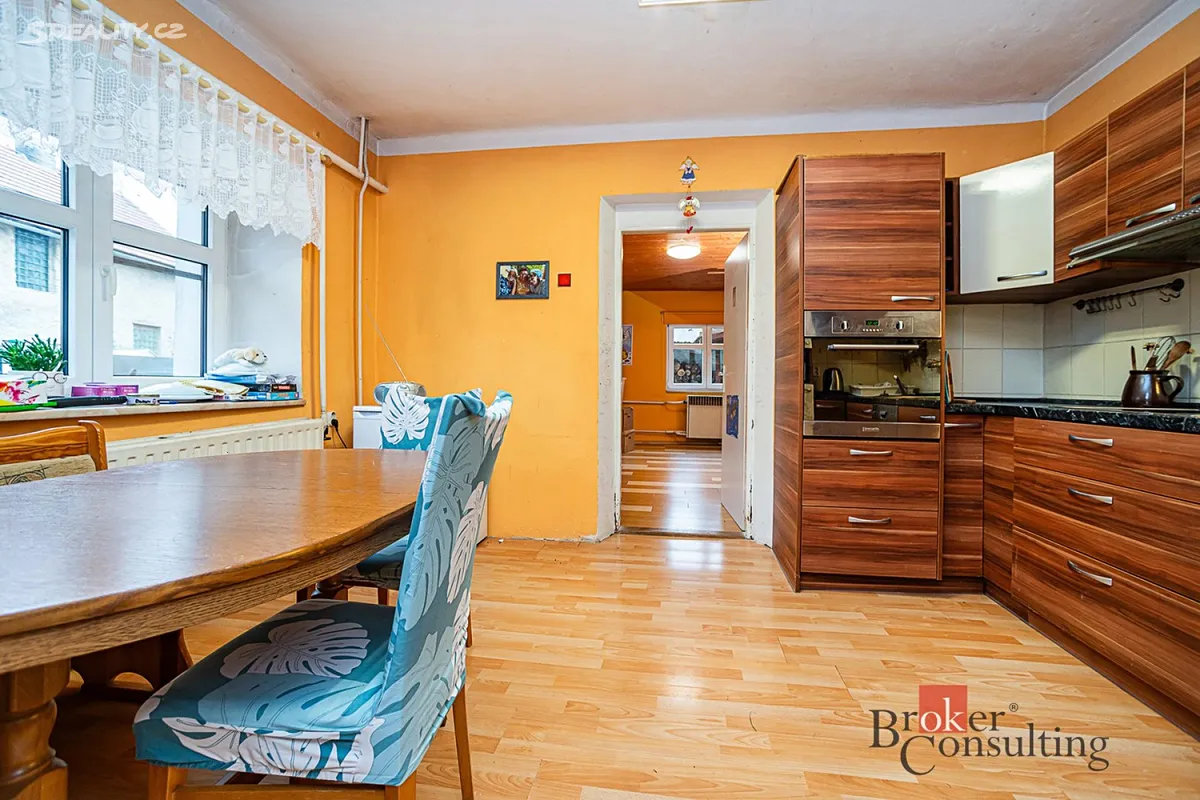 Prodej rodinného domu 150 m², pozemek 1383 m² – pohled 6
