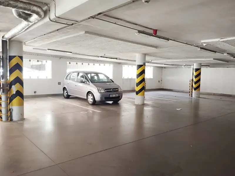 Pronájem garážového stání 6 m², Hradec Králové – náhled fotky 2