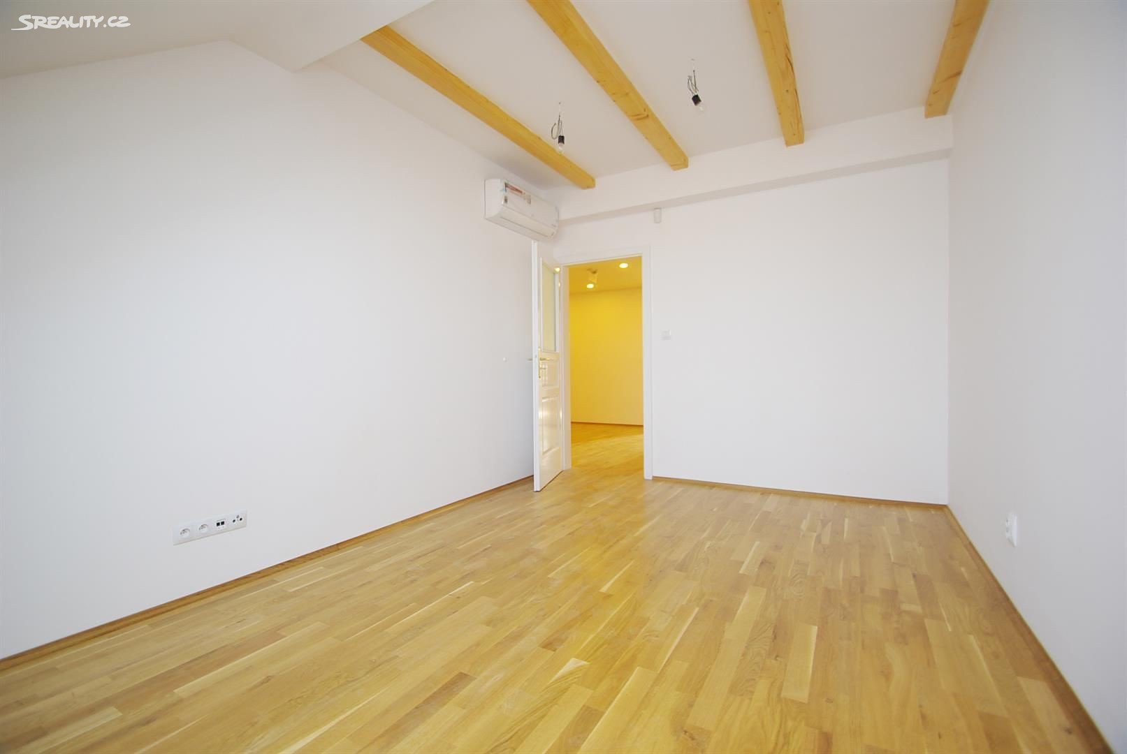 Pronájem bytu 3+1 120 m² (Mezonet) - Bilde 6
