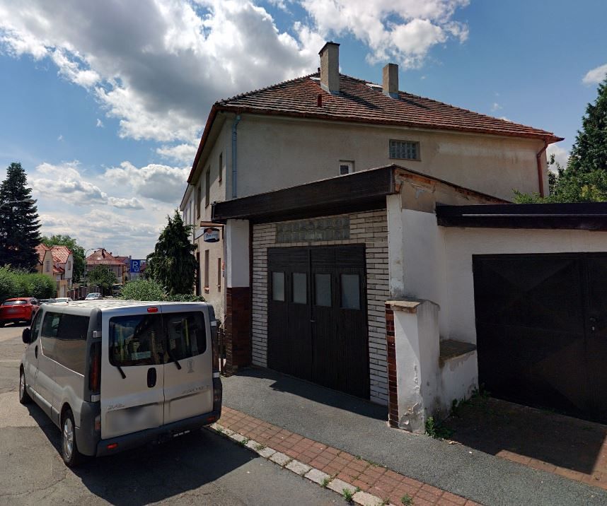 Prodej rodinného domu 360 m², pozemek 306 m² – fotografie 2