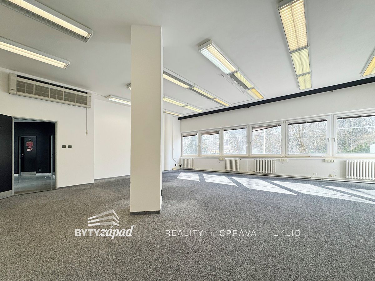 Pronájem kanceláře 60 m² – fotografie 3