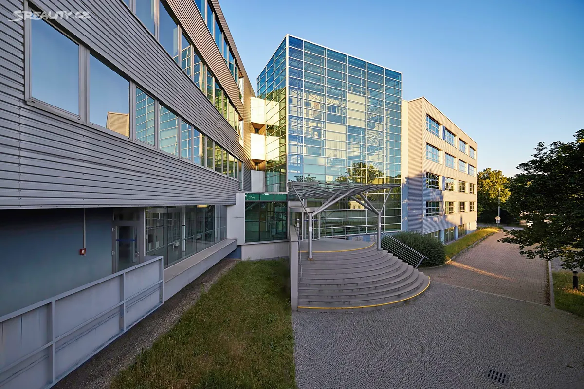 Pronájem kanceláře 122 m², Praha