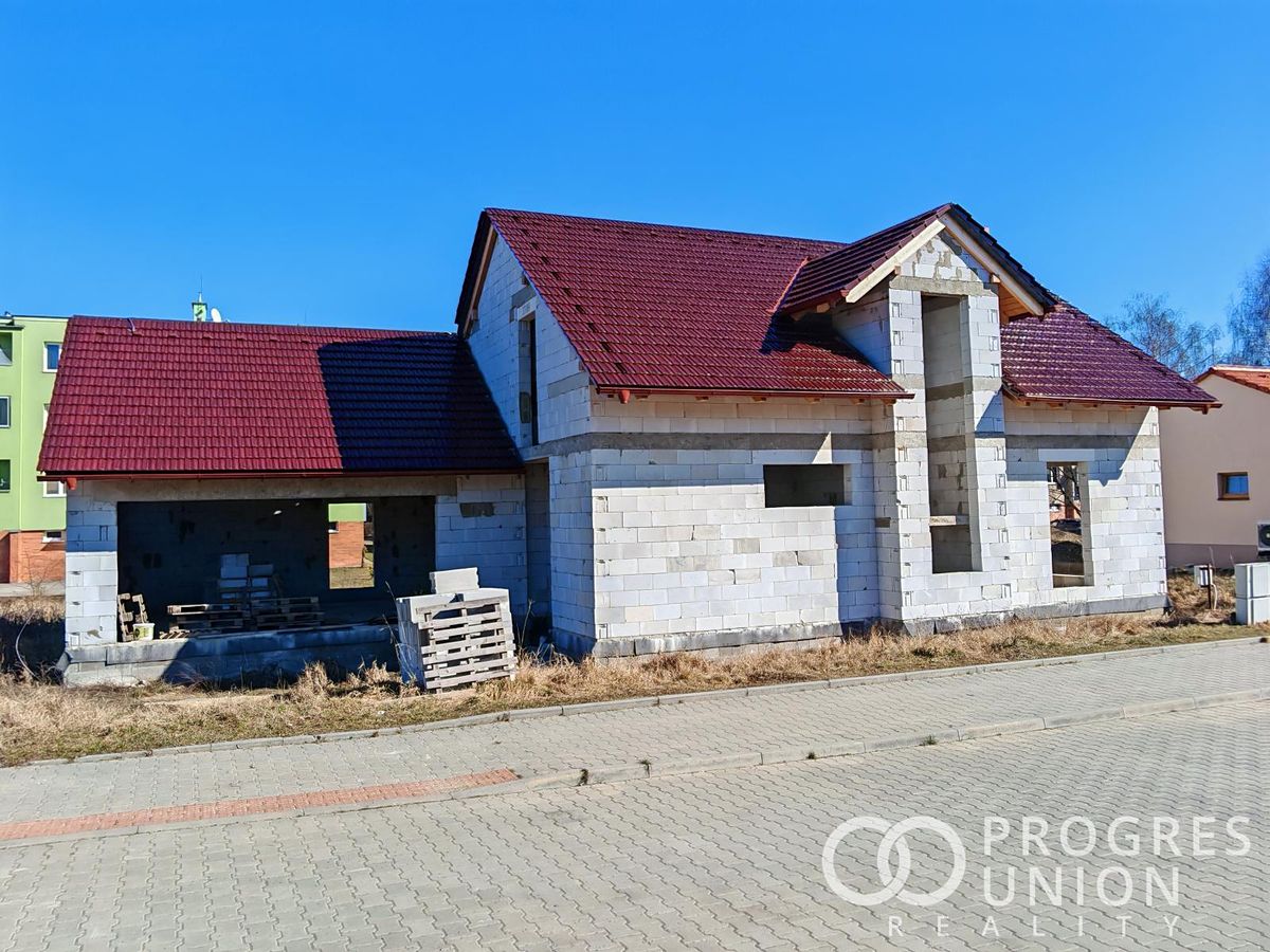 Prodej rodinného domu 234 m², pozemek 900 m²