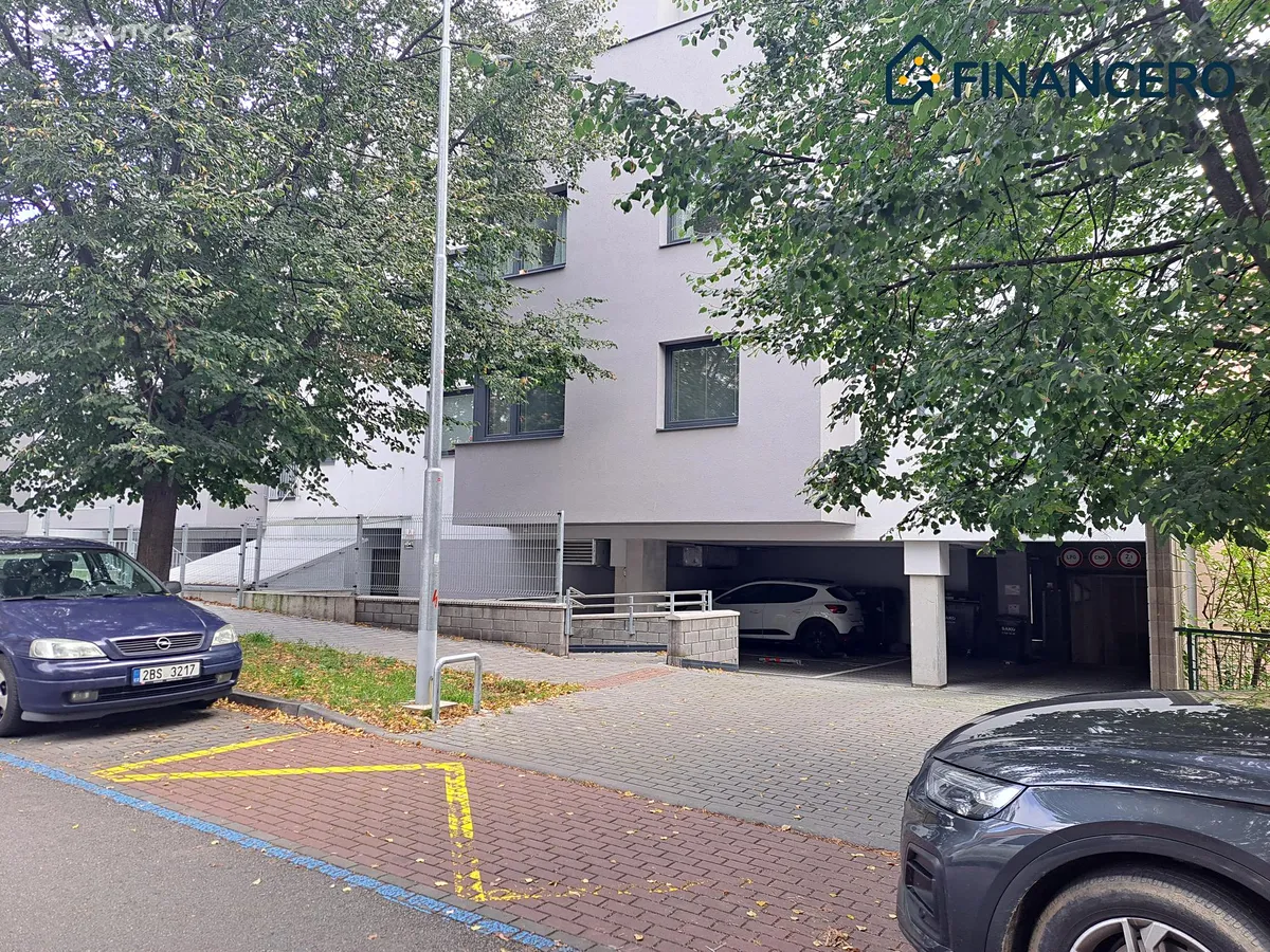 Prodej garážového stání 11 m² – pohled 2
