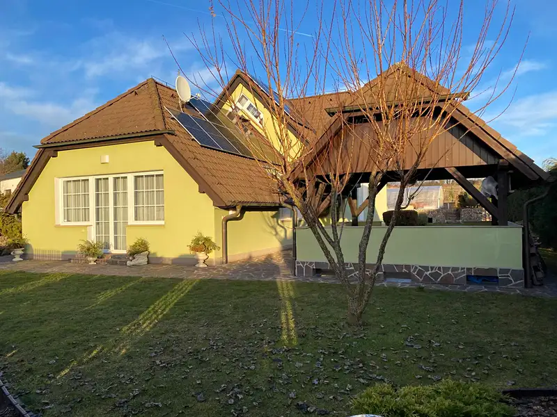 Prodej rodinného domu 174 m², pozemek 990 m², Doubravice – náhled fotky 2