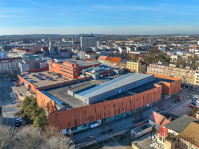 Pronájem obchodního prostoru 88 m², Hradec Králové – náhled fotky 3