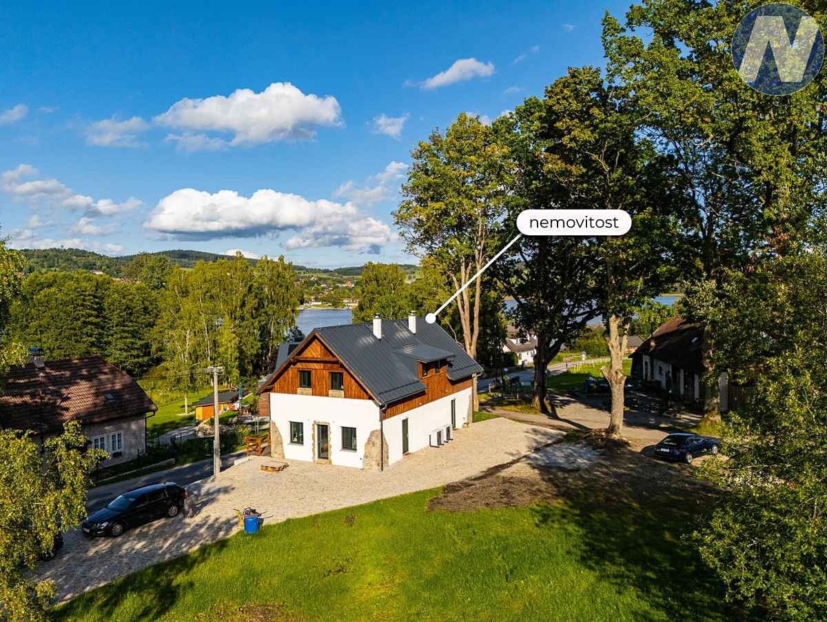 Prodej rodinného domu 196 m², pozemek 400 m² – fotografie 2