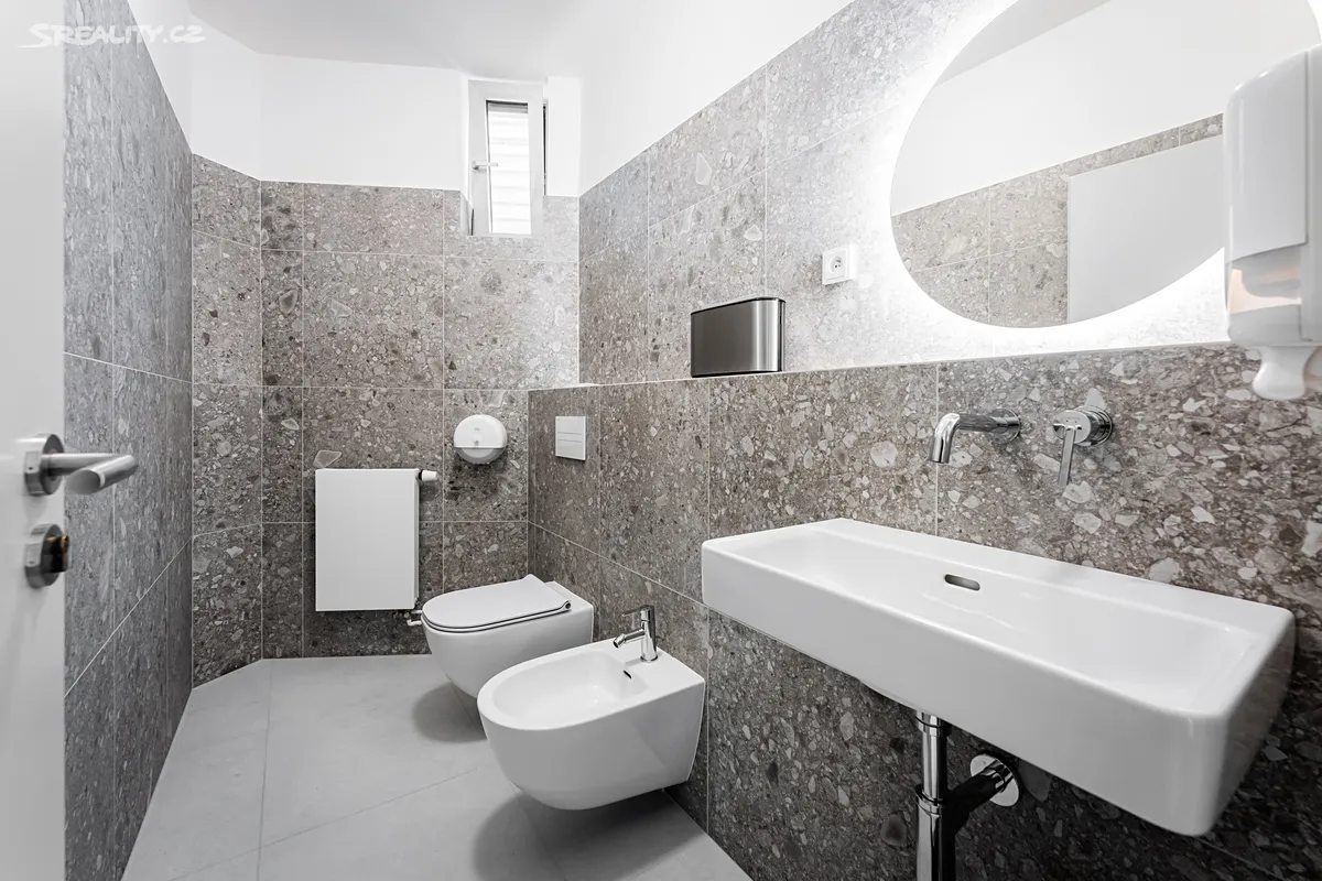 Pronájem kanceláře 122 m² – pohled 6