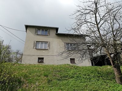 Prodej rodinného domu 204 m², pozemek 2542 m²