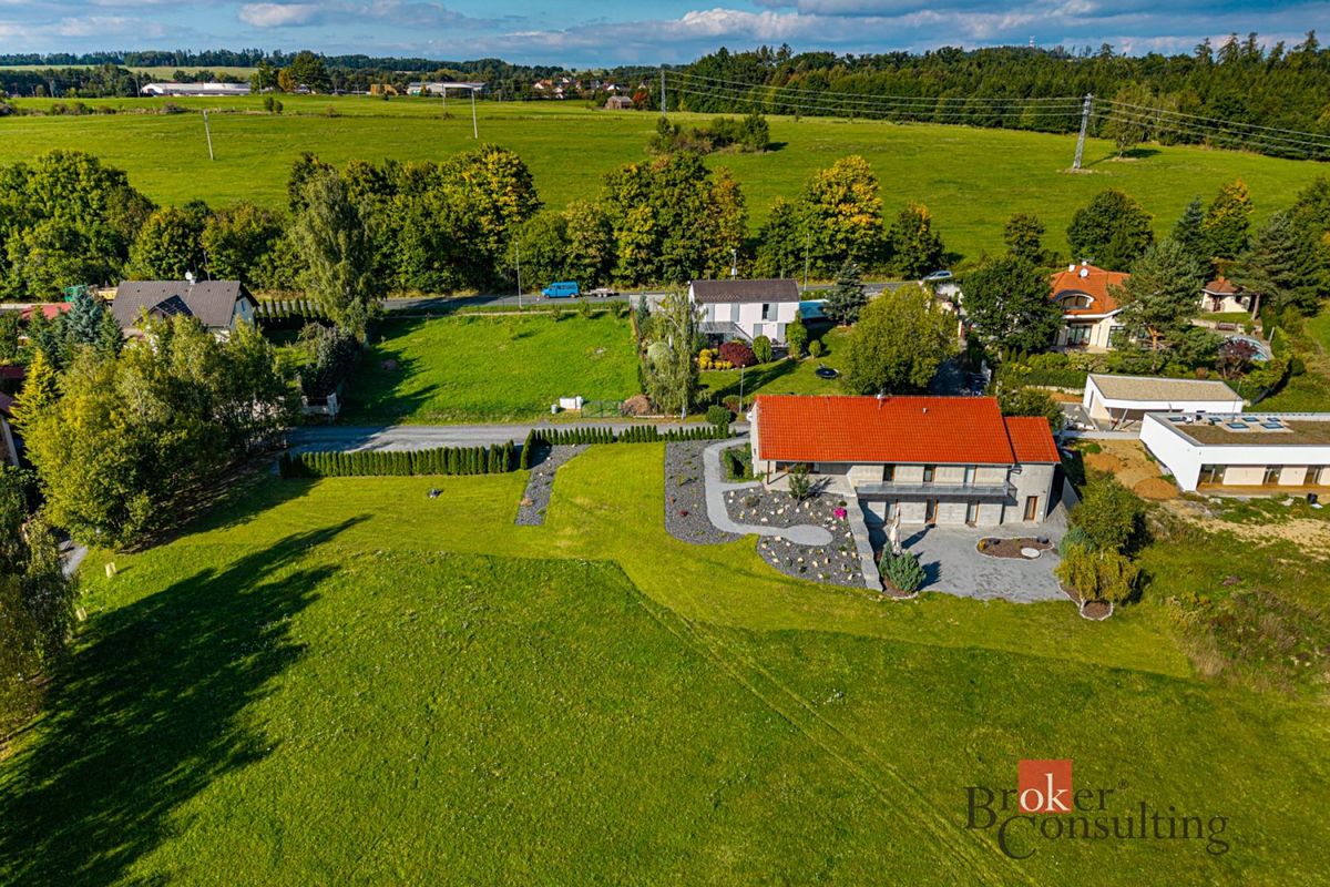Prodej rodinného domu 298 m², pozemek 900 m² – fotografie 5