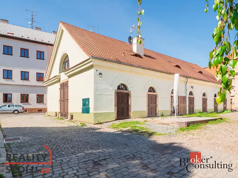 Prodej památky 250 m², pozemek 312 m², Rokycany – náhled fotky 2