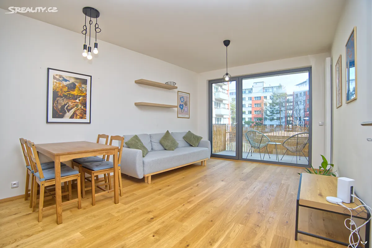 Prodej bytu 2+kk 55 m² – pohled 2