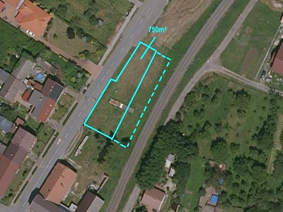 Prodej  komerčního pozemku 1 300 m²