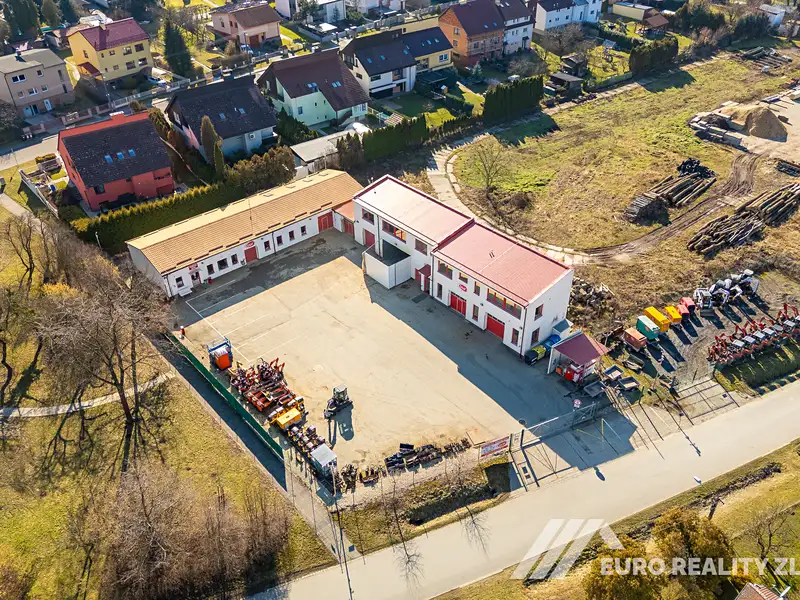 Prodej výrobní haly, prostoru 643 m², Zlín – náhled fotky 1