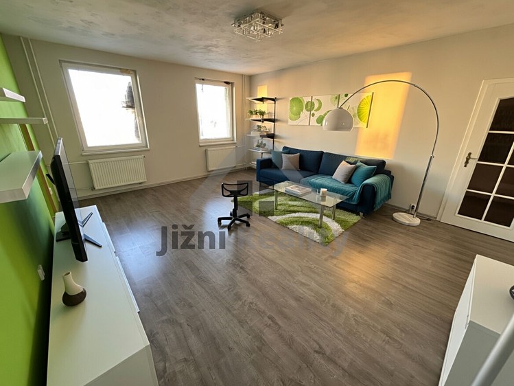Prodej bytu 3+1, 85 m² (2 z 14)