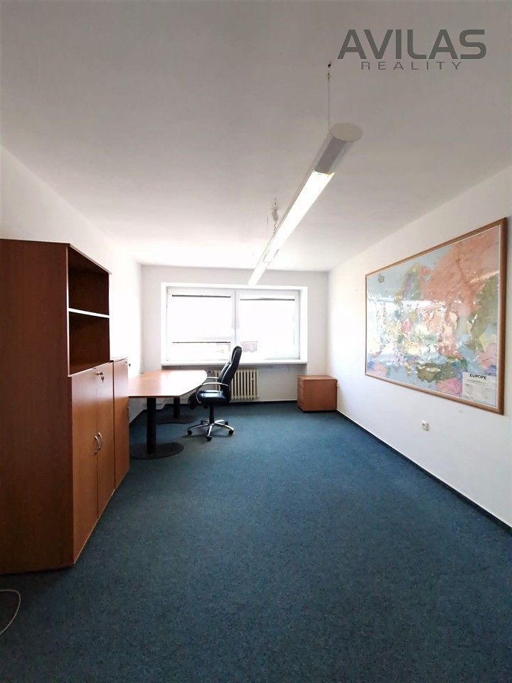 Pronájem kanceláře 35 m² – fotografie 3