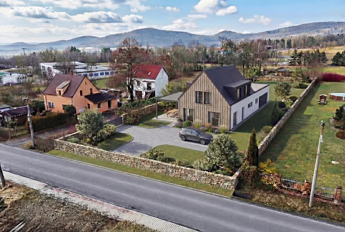 Prodej rodinného domu 254 m², pozemek 3359 m², Nový Bor