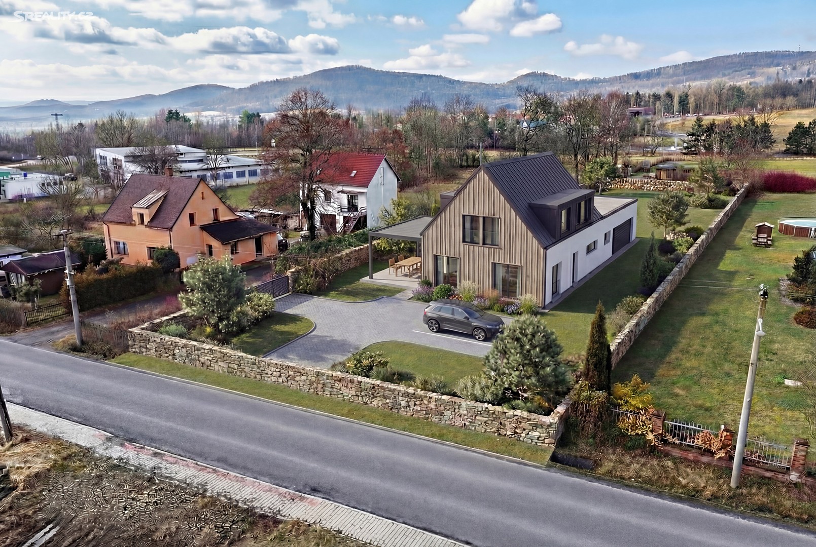 Prodej  rodinného domu 254 m², pozemek 3 359 m², Nový Bor