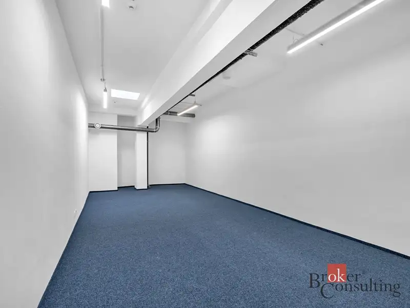 Pronájem kanceláře 42 m², Hradec Králové – náhled fotky 2