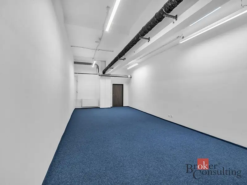 Pronájem kanceláře 42 m², Hradec Králové – náhled fotky 1