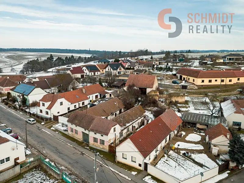 Prodej rodinného domu 381 m², pozemek 1041 m², Hostim – náhled fotky 3